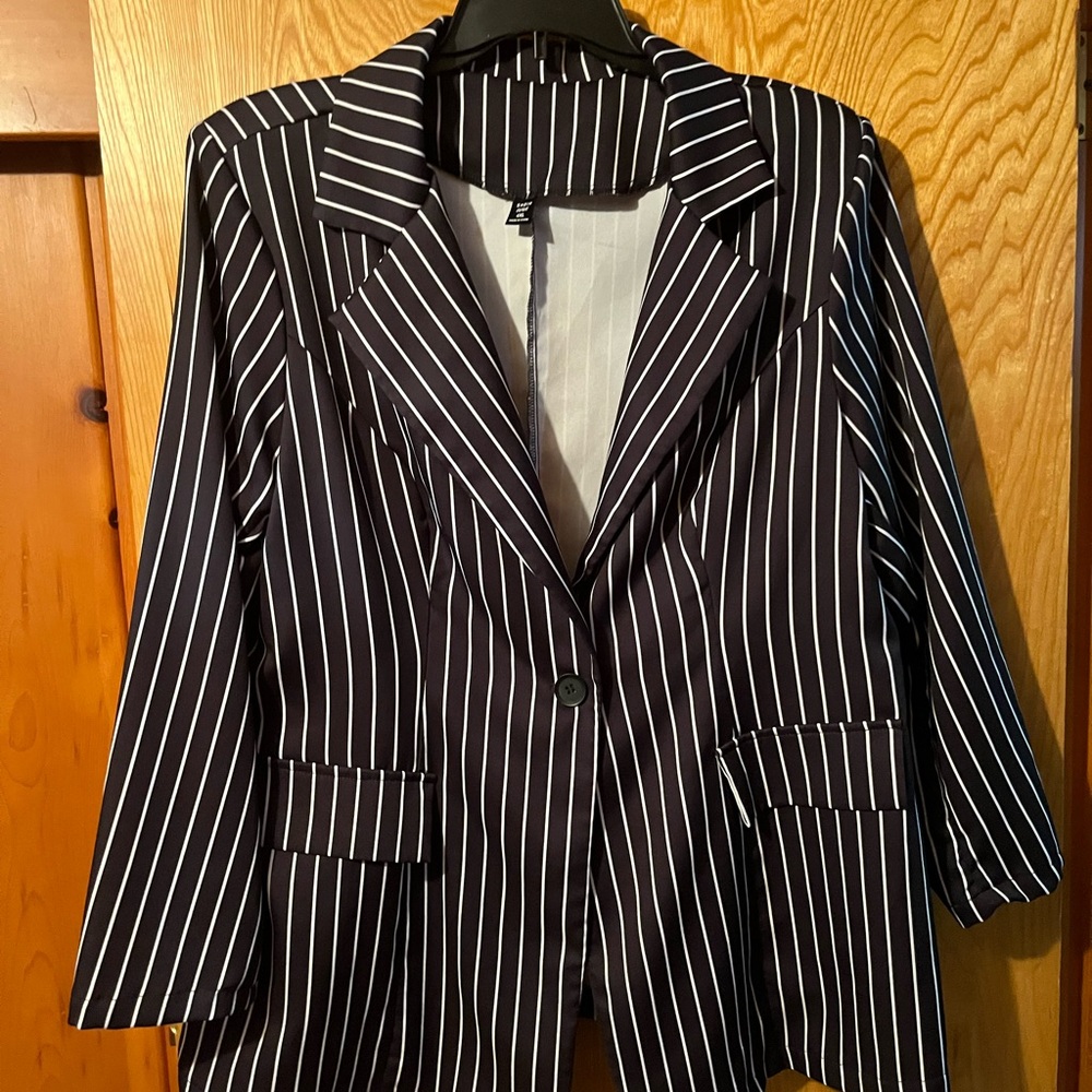 SHEIN Black and White Pinstripe Blazer